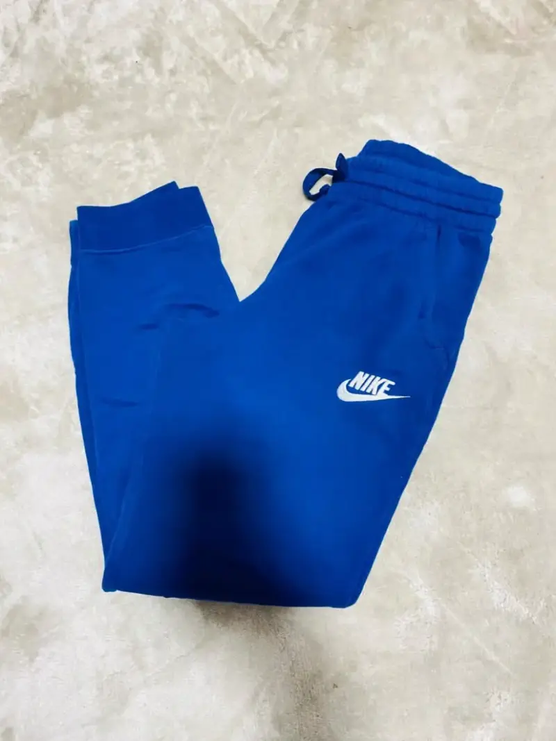 Pantalones deportivos azules Nike para hombre