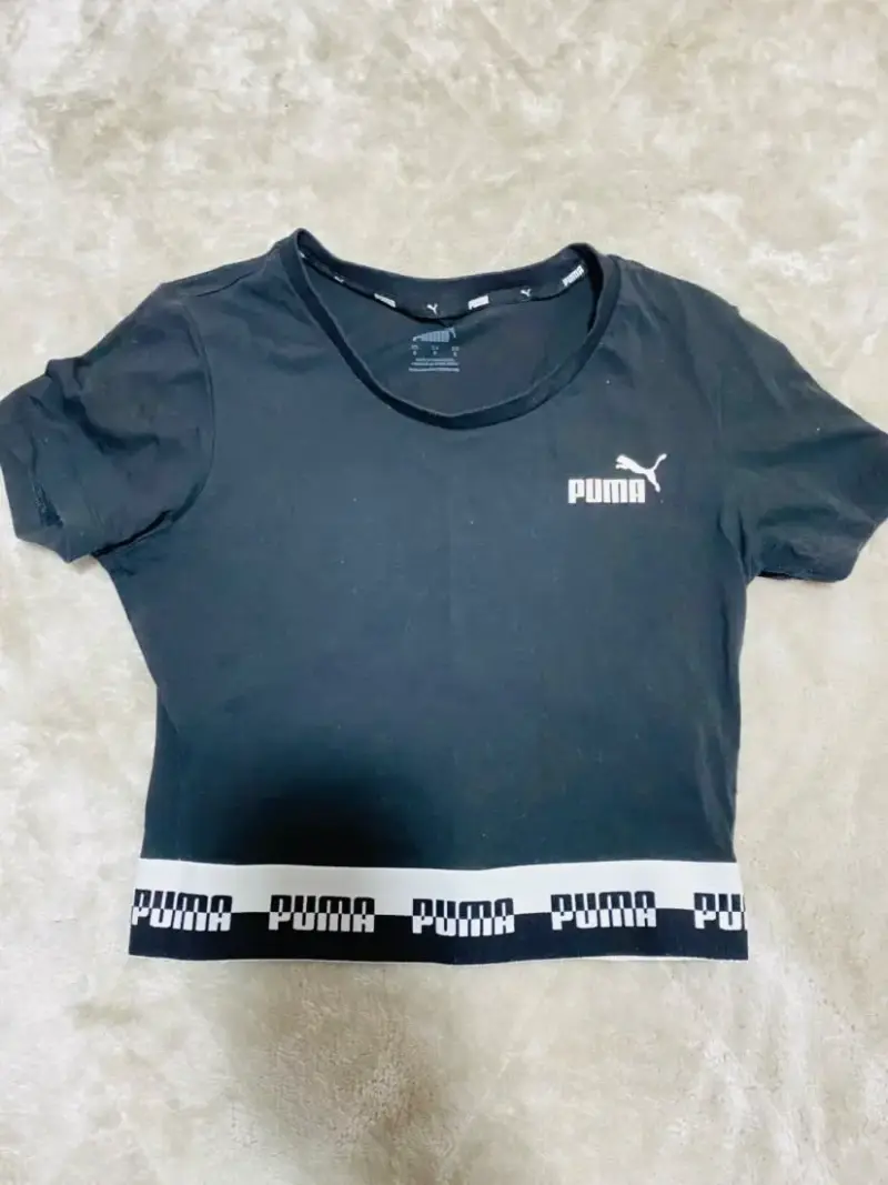 Polera corta negra Puma para mujer
