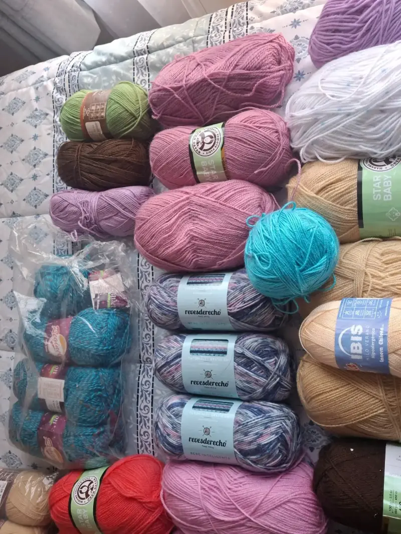 Lote de lanas de colores variados para tejer - 2