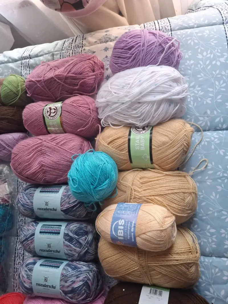 Lote de lanas de colores variados para tejer - 3