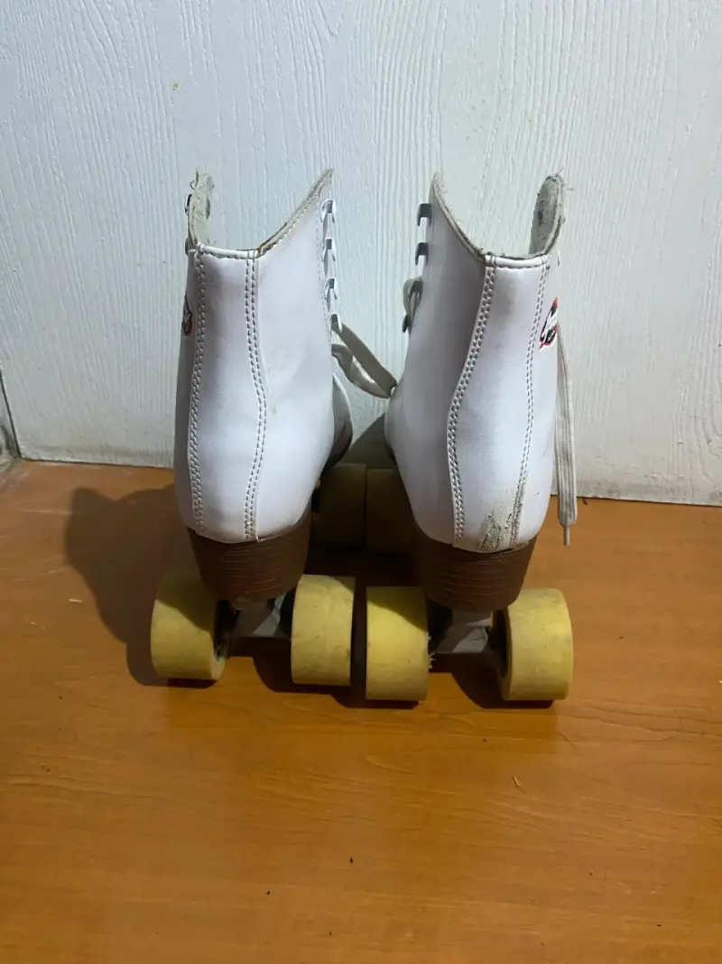 Patines Holy Sports clásicos en buen estado - 5