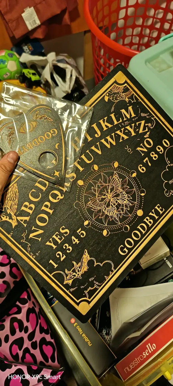 Tablero Ouija de madera con diseño místico