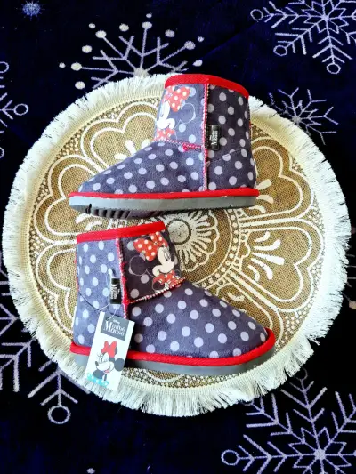 Botas de invierno Minnie Mouse para niñas - miniatura 1