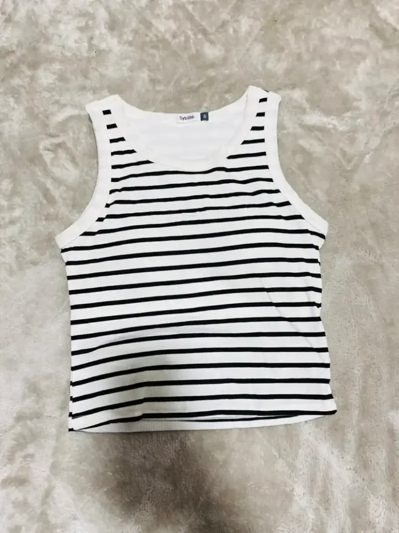 Polera sin mangas a rayas Sybilla