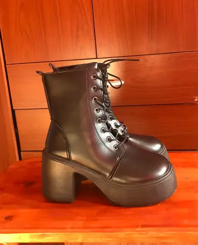 Botines negros con plataforma - miniatura 1