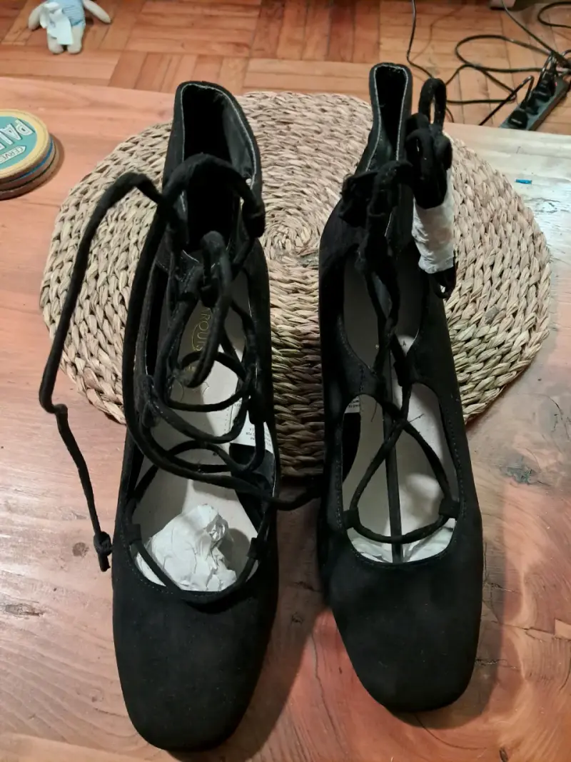 Zapatos de tacón negro con cordones Marquis N° 38 - 1