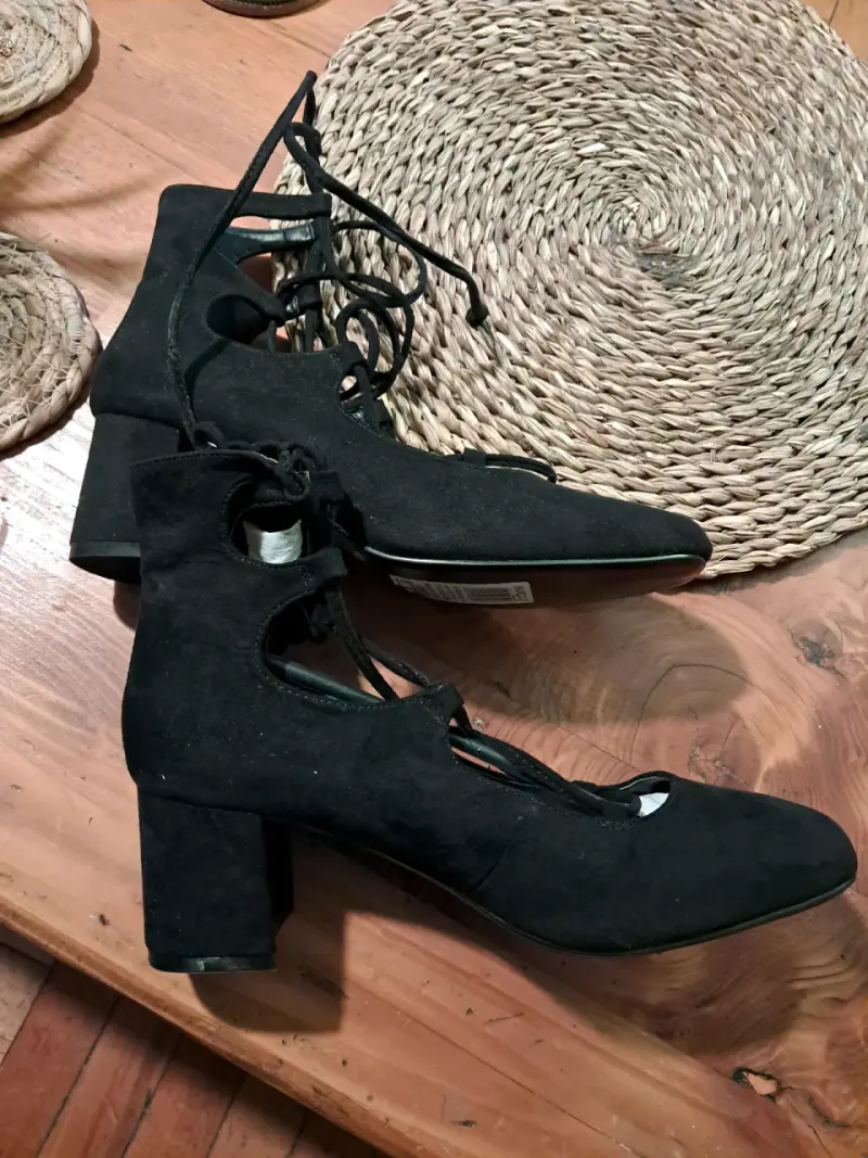 Zapatos de tacón negro con cordones Marquis N° 38 - 2
