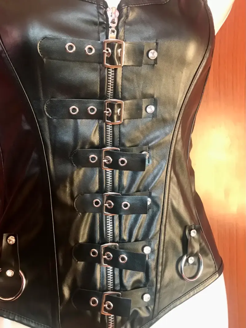 Corset de cuero sintético gótico - 2