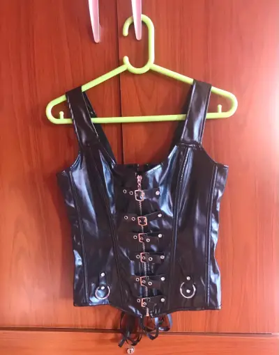 Corset de cuero sintético gótico - miniatura 4