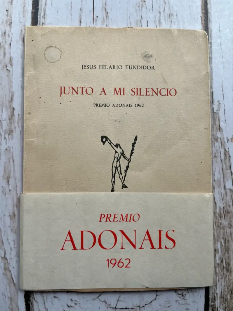 Junto a Mi Silencio de Jesús Hilario Tundidor - 1