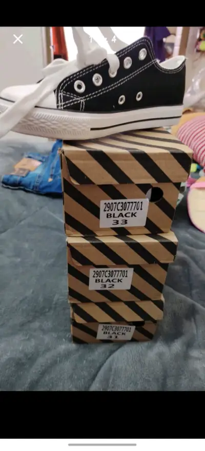 Zapatillas negras de lona para niños - miniatura 1