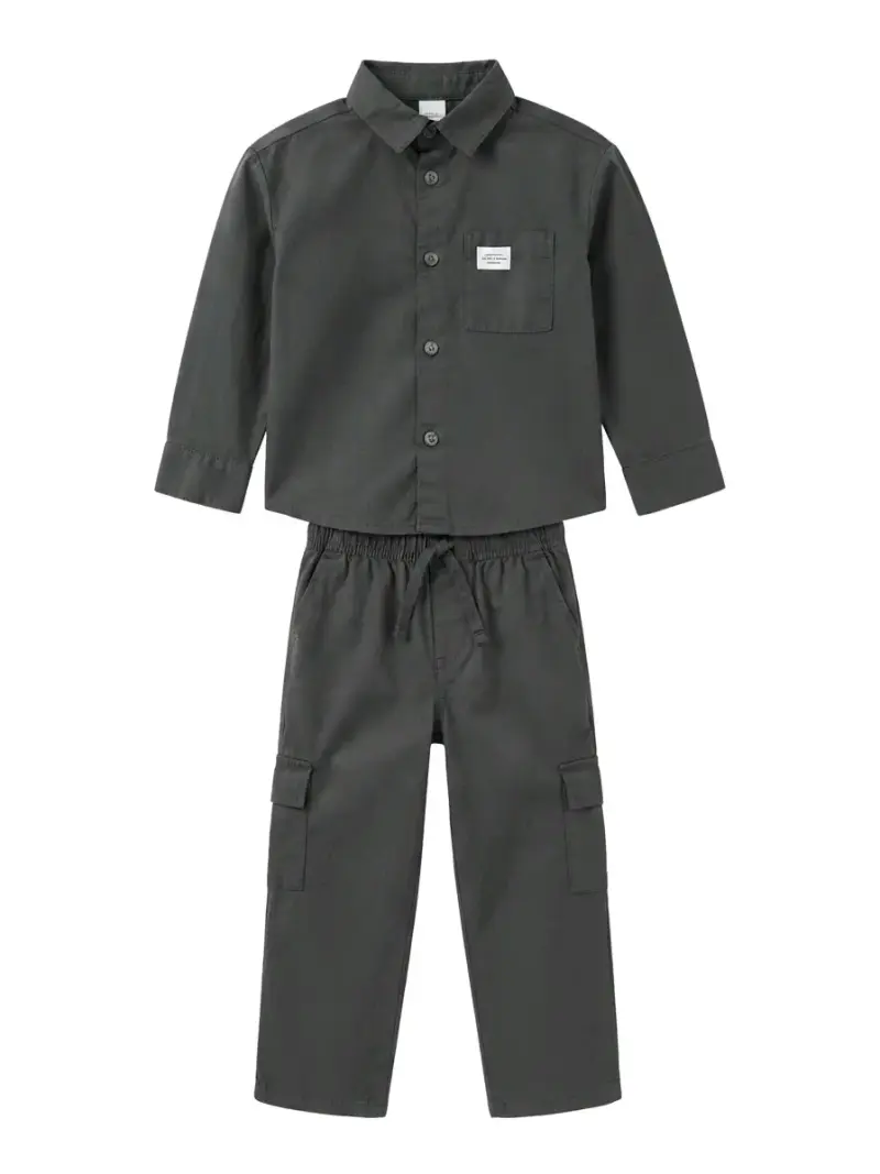 Conjunto de camisa y pantalón para niño color gris