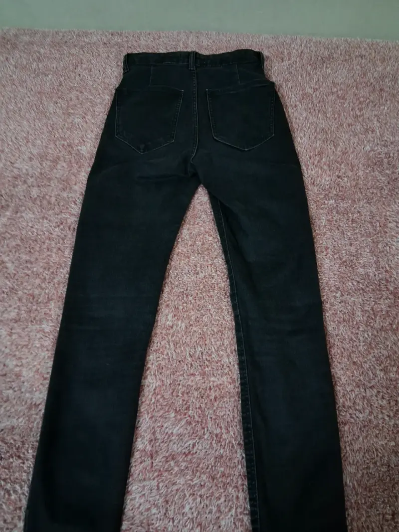 Jeans negros ajustados Zara para mujer - 2