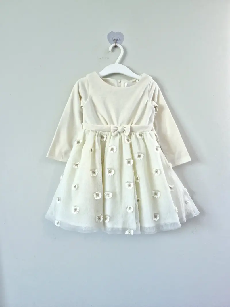 Vestido de niña blanco con flores