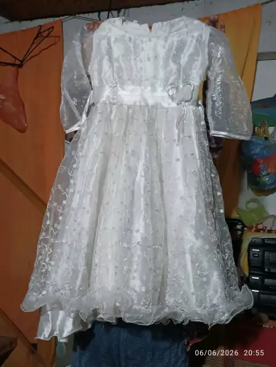 Vestido de comunión blanco con encaje floral - miniatura 1