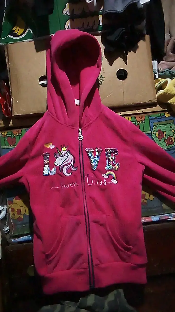 Polerón rosado con unicornio y capucha para niña - 2