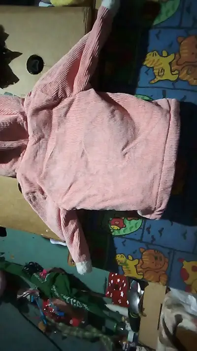 Abrigo de bebé rosado con capucha - miniatura 3