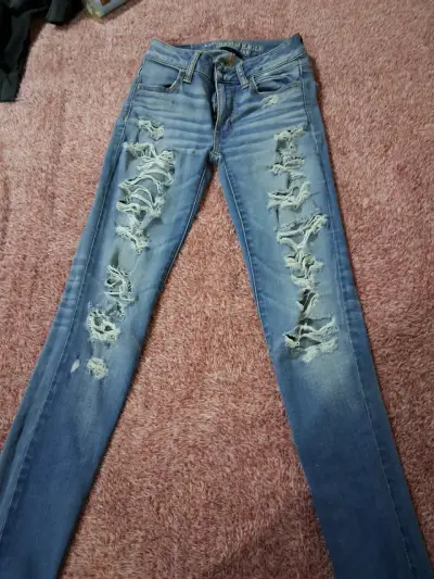 Jeans rasgados American Eagle para mujer - miniatura 1