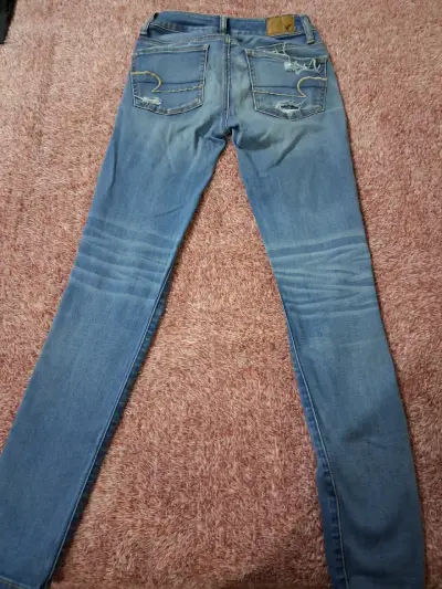 Jeans rasgados American Eagle para mujer - miniatura 2