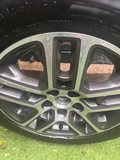 Llanta de Aleación con Neumático Continental 225/60 R17 - miniatura 1