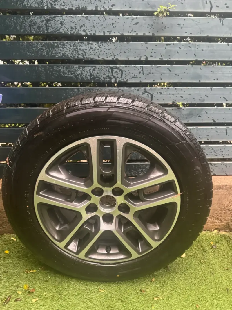 Llanta de Aleación con Neumático Continental 225/60 R17 - 3