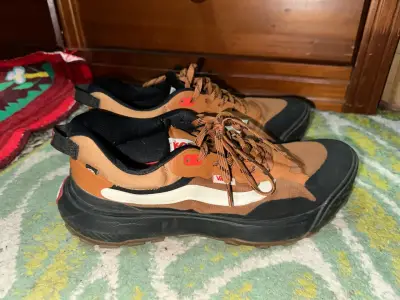 Zapatillas Vans 41 UltraRange EXO marrón y negro - miniatura 1