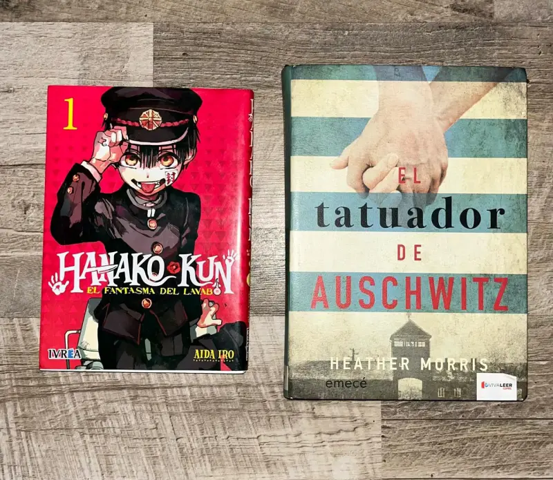 Manga Hanako-kun Vol. 1 y Libro El Tatuador de Auschwitz