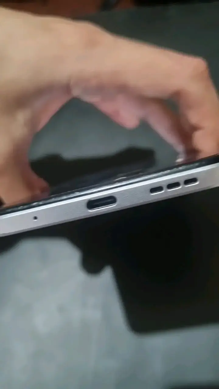 Motorola e22i - 3