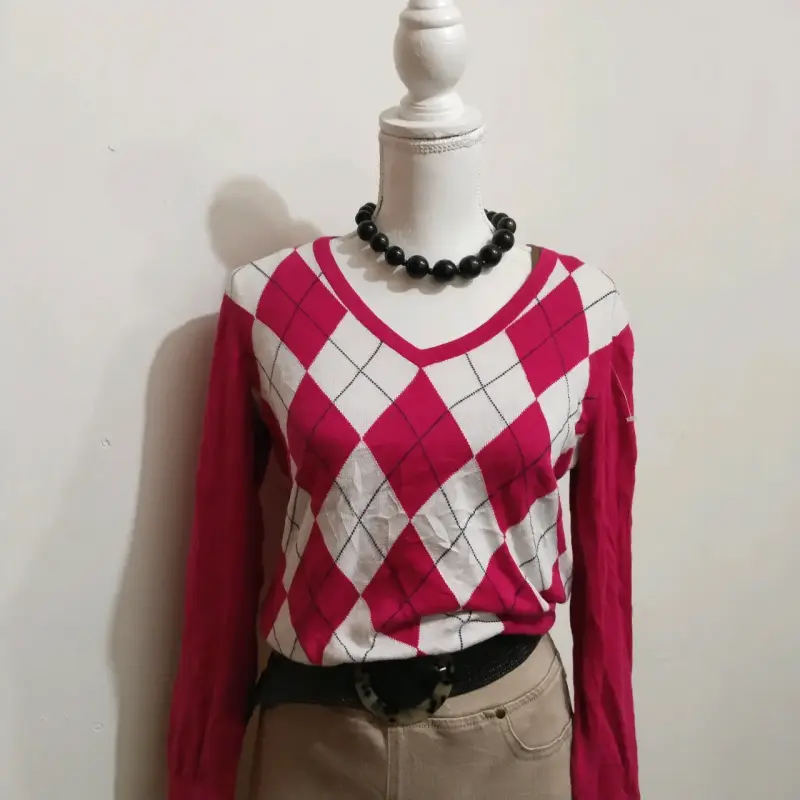 Lote de poleras de mujer con diseños variados - 1
