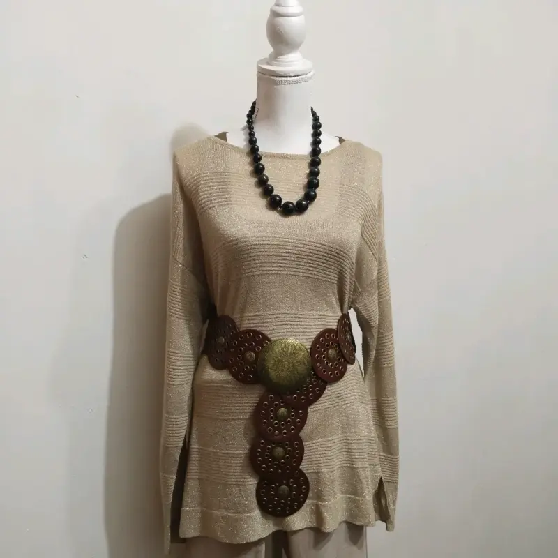 Lote de poleras de mujer con diseños variados - 5