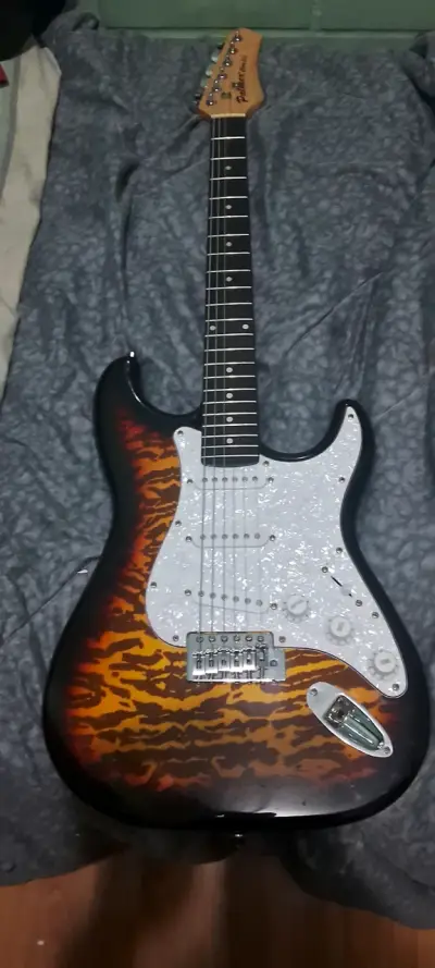 Guitarra electrica Palmer - miniatura 1