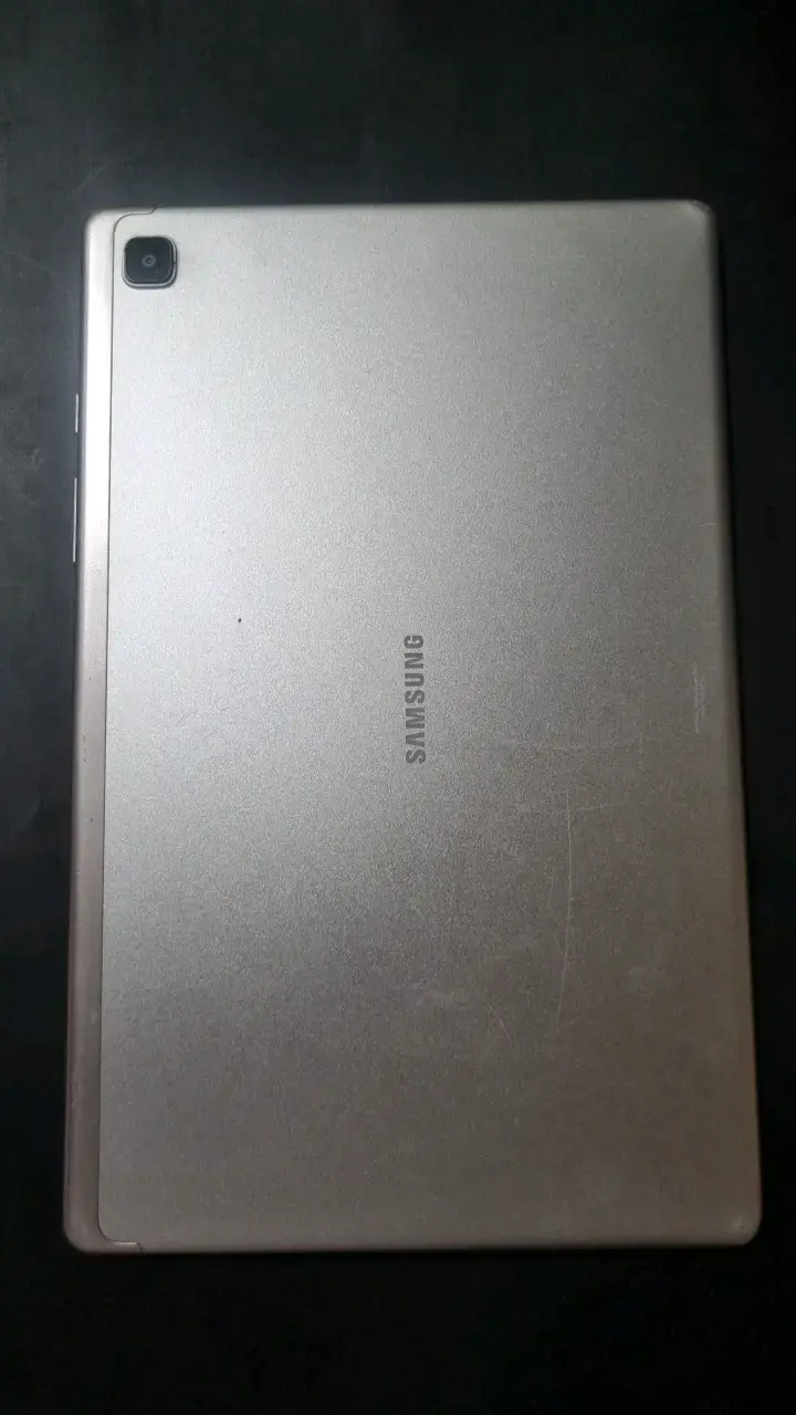 Tablet Samsung A07 con pantalla dañada - 1