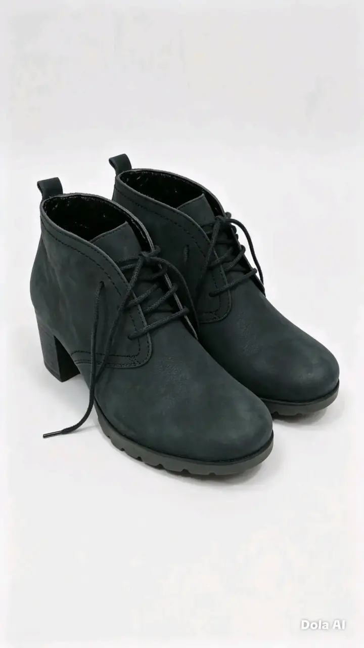 Botines negros de tacón medio. Marca Gabor