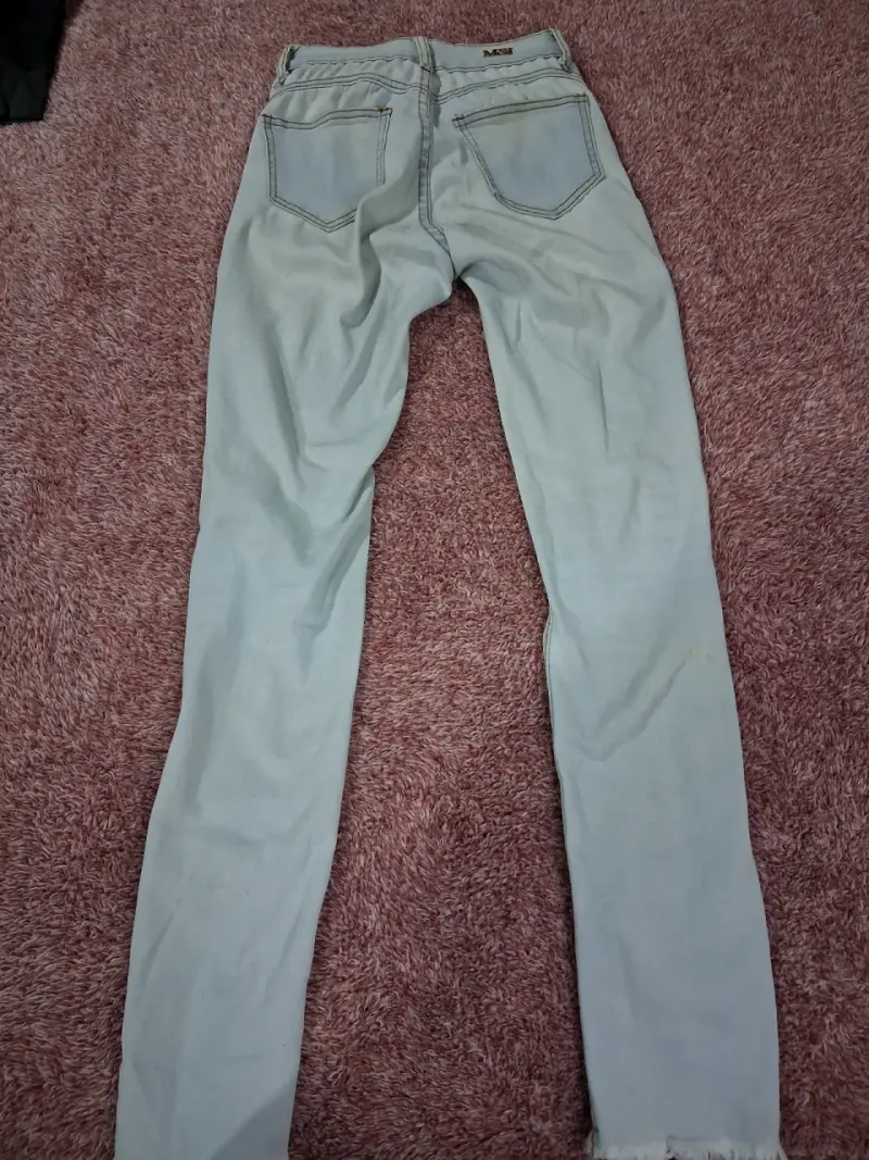 Jeans celestes desgastados para mujer - 2