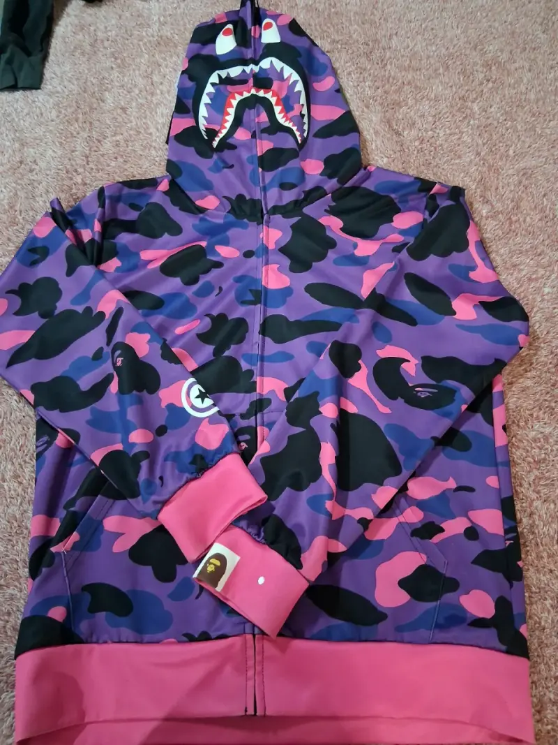 Polerón con capucha camuflado morado y rosa - 1