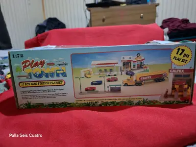 Set de Juego Estación de Gasolina Caltex 17 Piezas - miniatura 4
