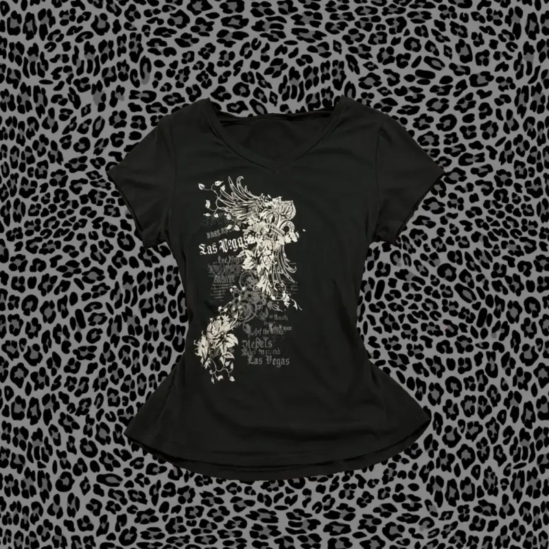 Polera negra y2k