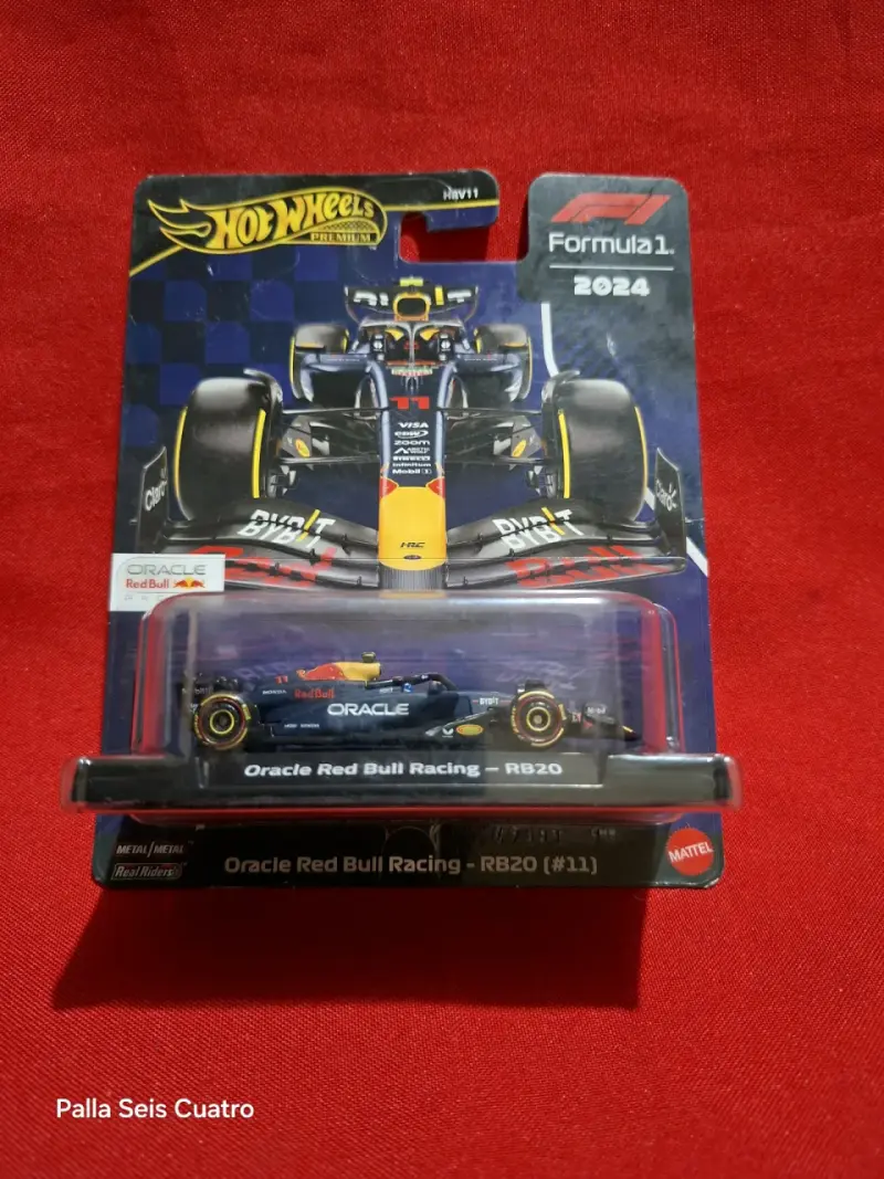 Auto a escala Hot Wheels Red Bull Racing RB20