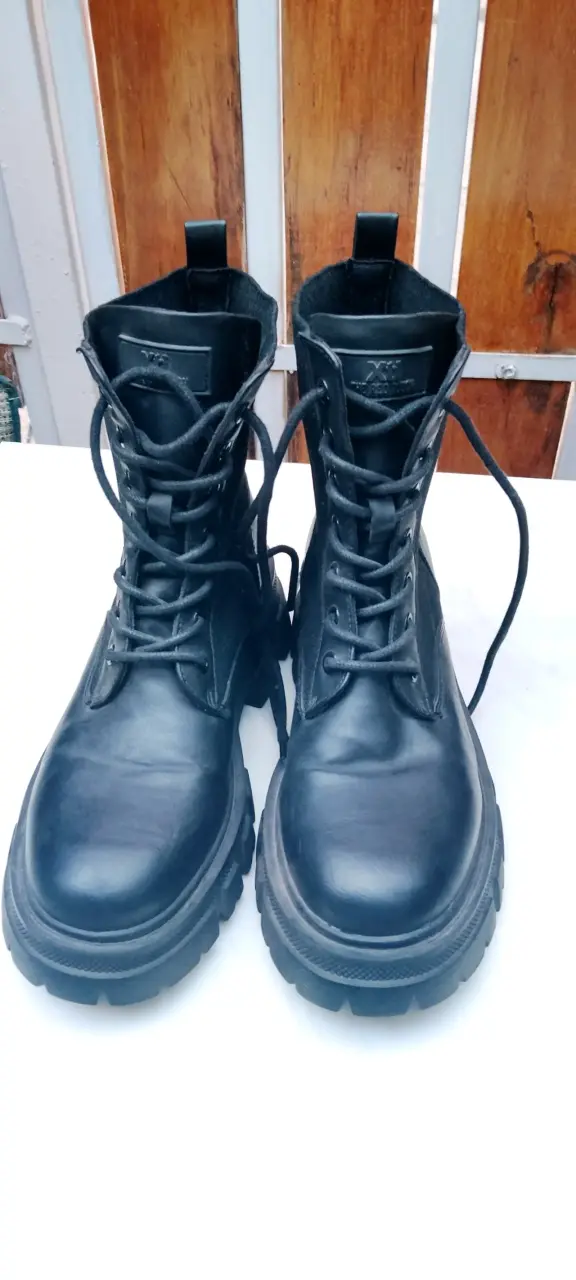 Botas negras de cuero Xti Urban Brand - 1
