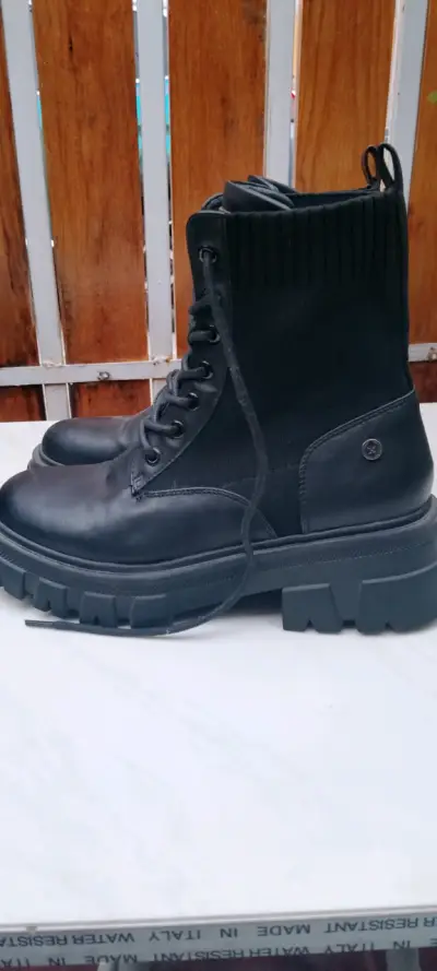 Botas negras de cuero Xti Urban Brand - miniatura 2