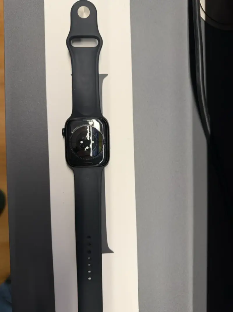 Apple Smartwatch negro con correa de silicona - 2