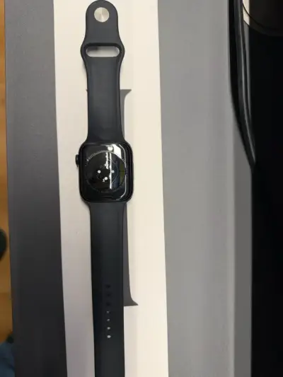 Apple Smartwatch negro con correa de silicona - miniatura 2
