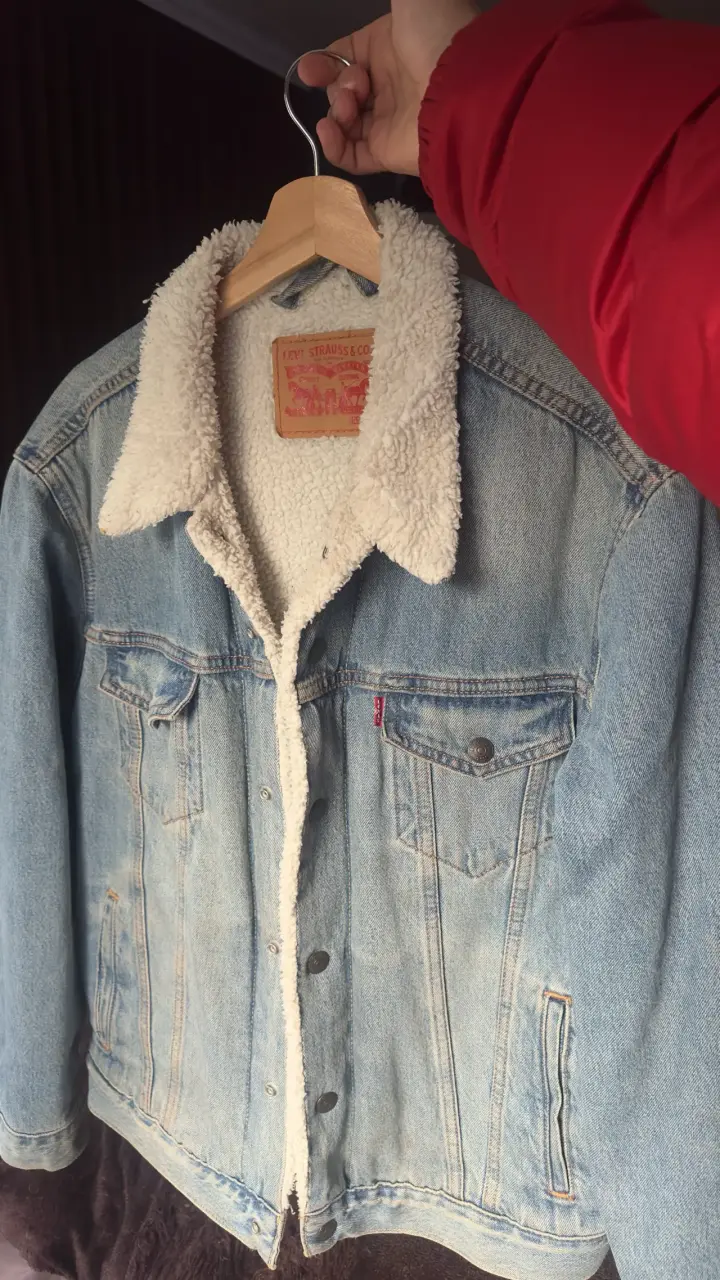 Chaqueta de mezclilla Levi's con forro de borrego - 1