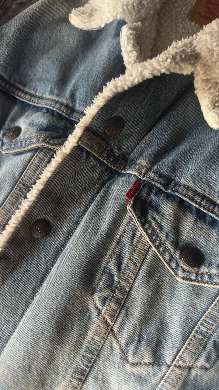 Chaqueta de mezclilla Levi's con forro de borrego - 2
