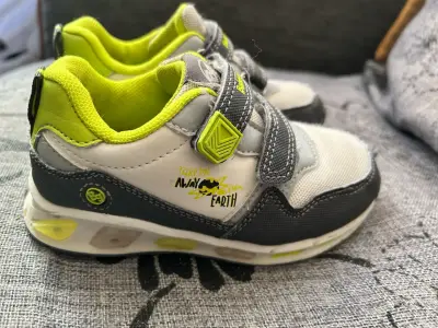 Zapatillas deportivas infantiles verde y gris - miniatura 1