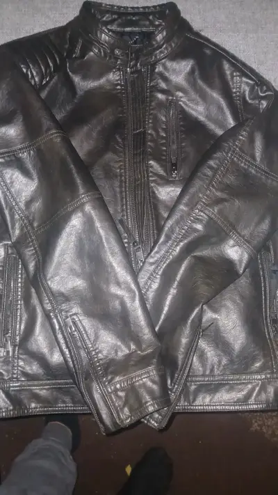 Chaqueta de cuero negra para hombre talla L - miniatura 3