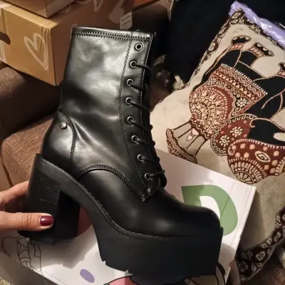 Botines de cuero negro con plataforma - miniatura 1