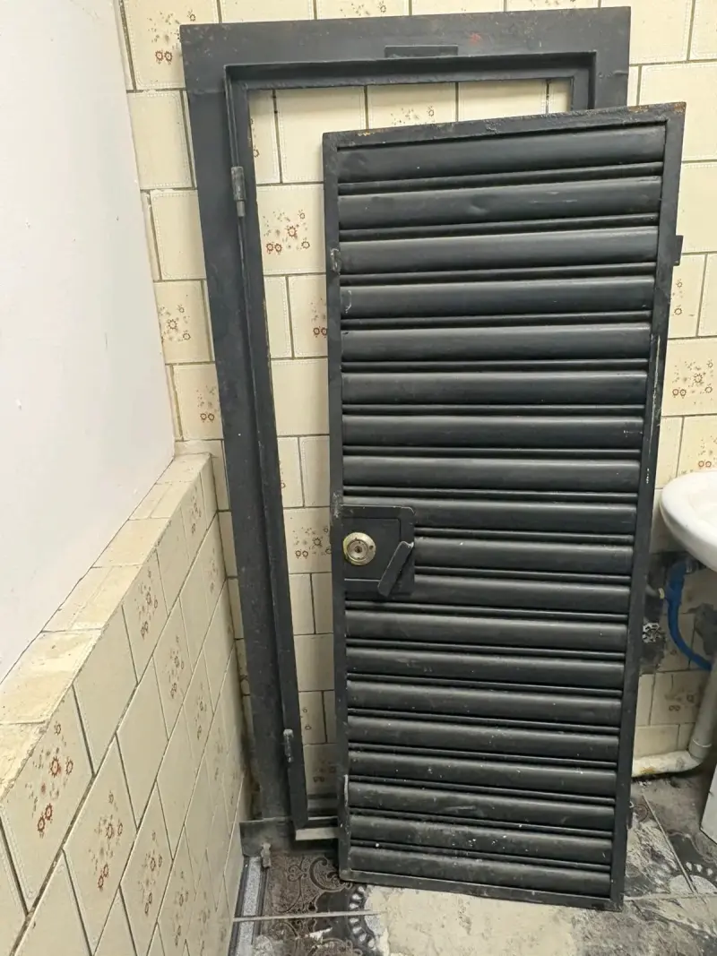 Puerta de fierro con marco 178x78 cm - 4
