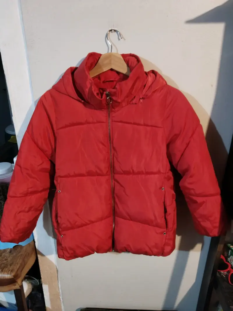 Chaqueta acolchada roja para invierno - 2