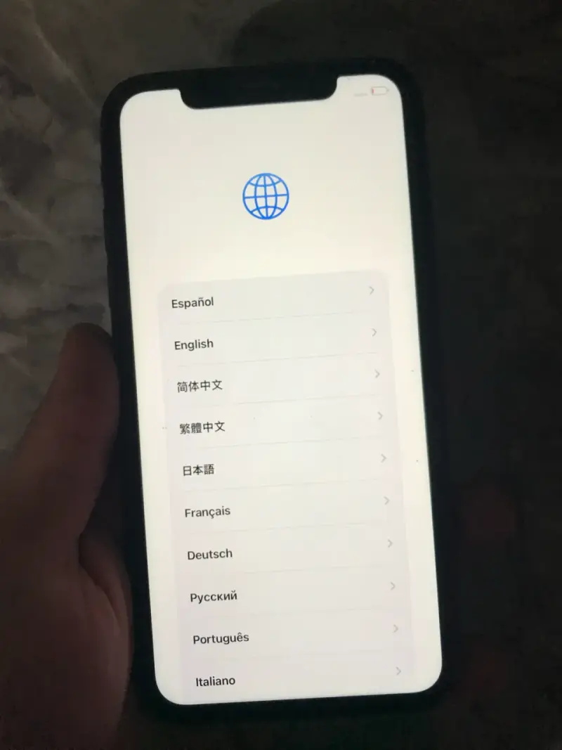 iPhone 11 en buen estado con carcasa - 3